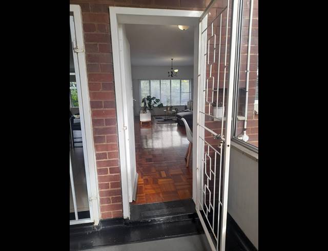 1 BEDROOM FLAT RENTED IN ESSENWOOD